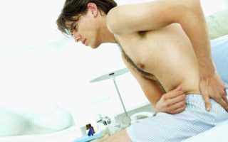 Почему болит левое яичко и левый бок?