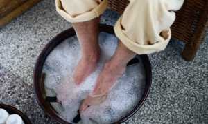 Применение лечебных ванночек от пота и запаха ног