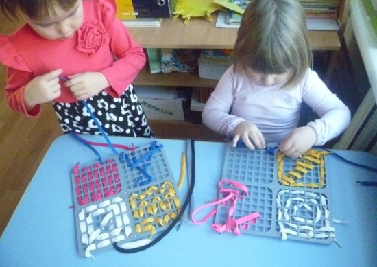 Шнуровки для развития мелкой моторики