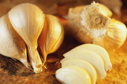 Чесночное втирания от выпадения волос Чесночное втирания от выпадения волос