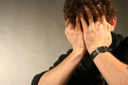 Мужчина, имеющий заболевание баланопостит