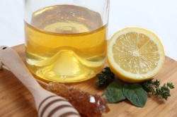 Мед с лимонным соком