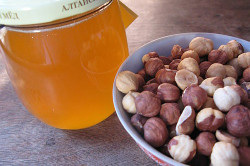 Орехи и мед Орехи и мед