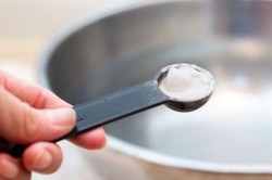 Приготовление ванночки с борной кислотой