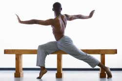 Упражнения для выпрямления осанки Упражнения для выпрямления осанки