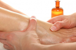 Втирание масла в кожу Втирание масла в кожу