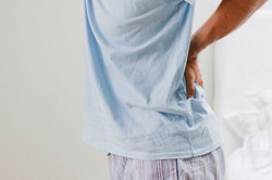 Боли в пояснице и проблемы с мочеиспусканием - признаки простатита Боли в пояснице и проблемы с мочеиспусканием - признаки простатита