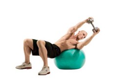 Упражнения для пресса с гантелями