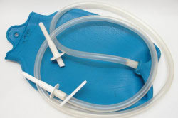 Очистительная клизма, необходима для очищения кишечника перед операцией