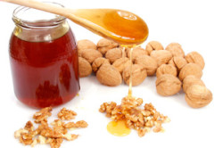 Мед и орехи