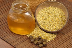 Мед и цветочная пыльца Мед и цветочная пыльца