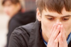 Состояние тревоги у мужчины Состояние тревоги у мужчины