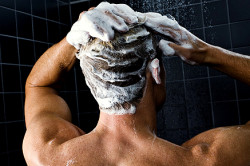 Мытье головы с шампунем Мытье головы с шампунем