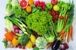 Большое количество овощей и фруктов