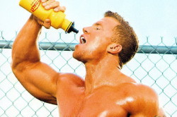 Употребление воды бодибилдером Употребление воды бодибилдером