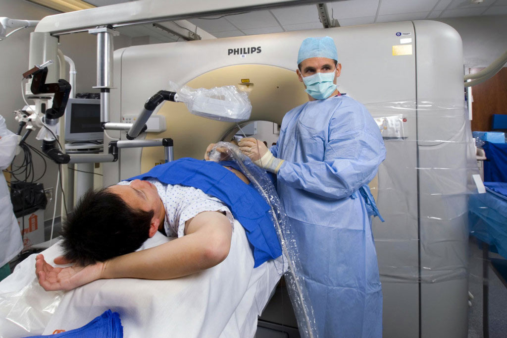 Проведение МРТ предстательной железы Проведение МРТ предстательной железы