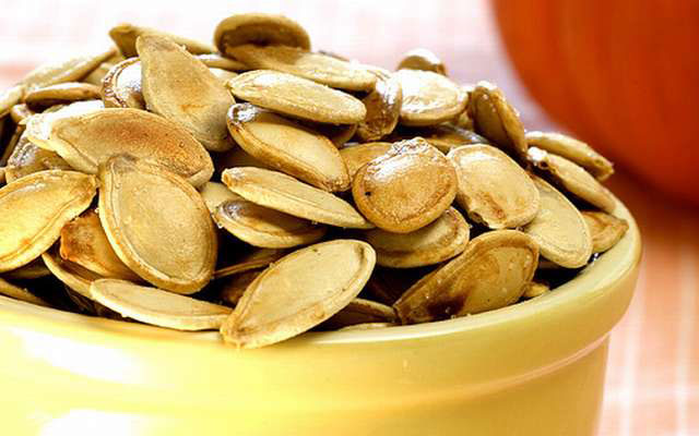 Поджаренные тыквенные семечки Поджаренные тыквенные семечки